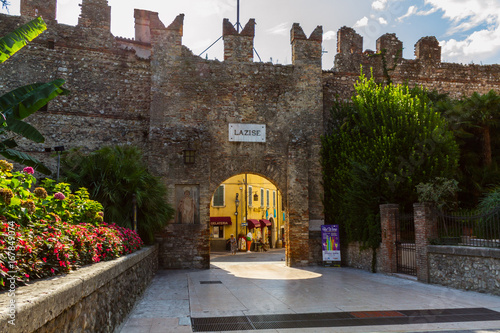 Fototapeta Naklejka Na Ścianę i Meble -  lazise