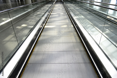 The road to success of modern elevator movemen © qiujusong