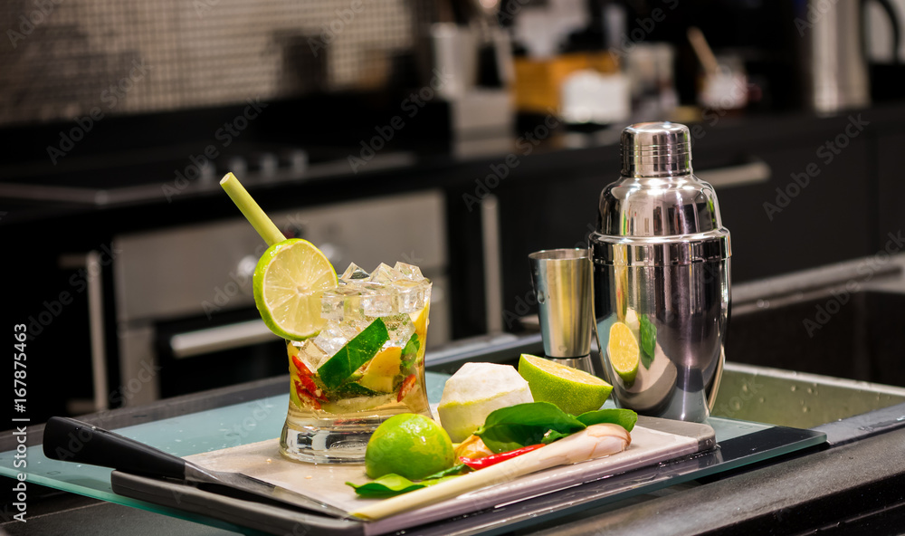 Popular dishes of Thailand, Tom Yum Goong was adapted as the cocktails and raw materials for making cocktails in Thai style. Popular dishes of Thailand, Tom Yum Goong was adapted as the cocktails and raw materials for making cocktails in Thai style.