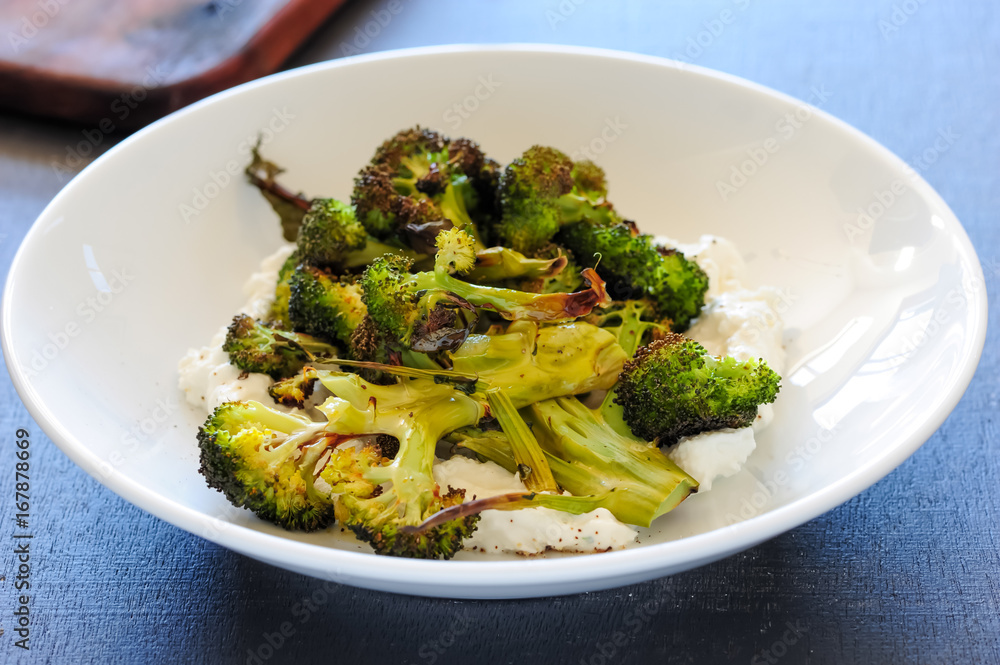 Homemade saladwith broccoli, balanced meal
