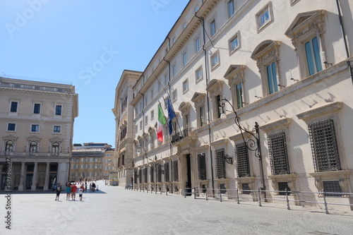 Fotografi Rome, Italy - August 14, 2017: main entrance to the Palazzo Chigi at the Piazza