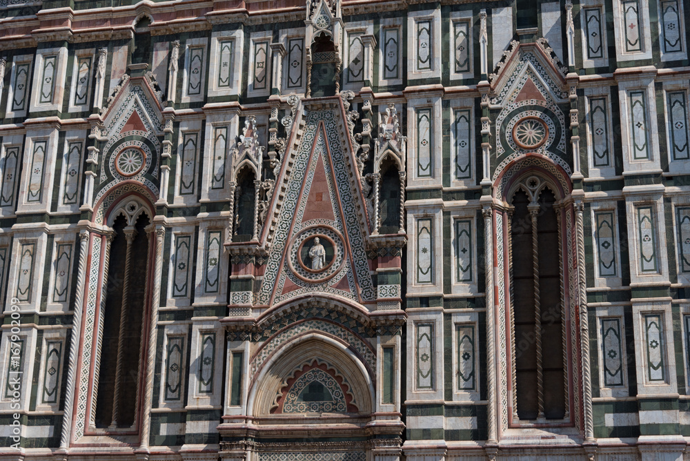 Obraz premium Details of the exterior of the Cattedrale di Santa Maria del Fiore ( 