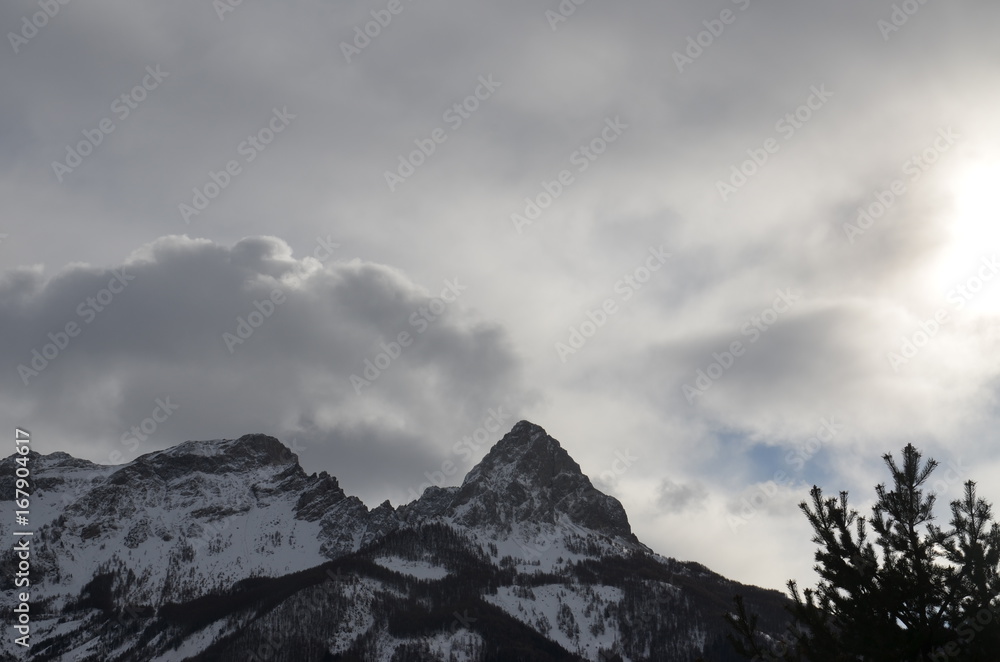 Montagne enneigé Neige Hiver Alpe
