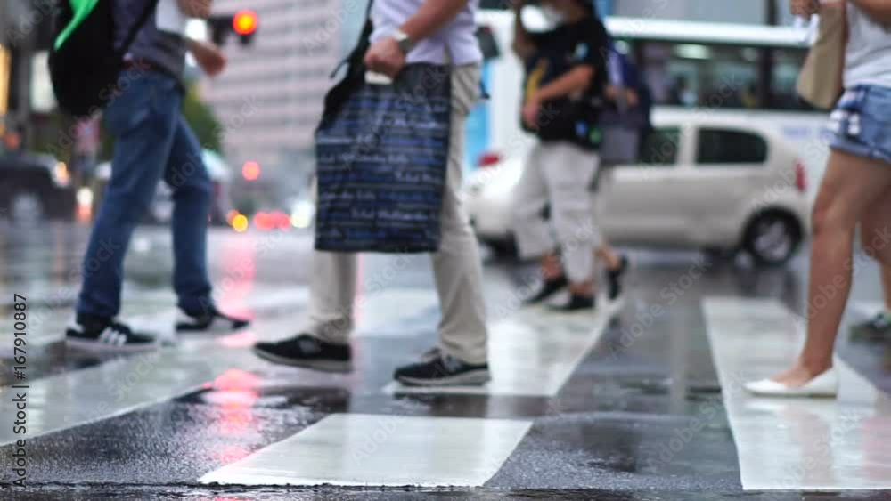 雨の日 新宿駅前 2017年8月 観測史上 40年ぶり 東京で15日連続の雨 雨の日 新宿駅前 2017年8月 観測史上 40年ぶり 東京で15日連続の雨