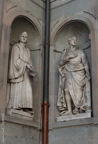F. Guicciardini and Amerigo Vespucci. Statues in the Uffizi Gallery, Florence, Tuscany, Italy