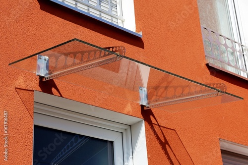 Haustür-Vordach aus Glas (Glass canopy front door) photo