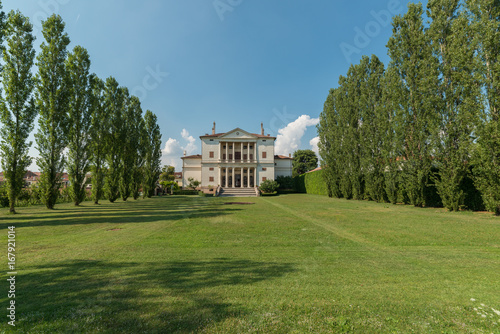 Ville Venete: Villa Cornaro, anno 1552 di Andrea Palladio, parco alberato e facciata sud, Piombino Dese