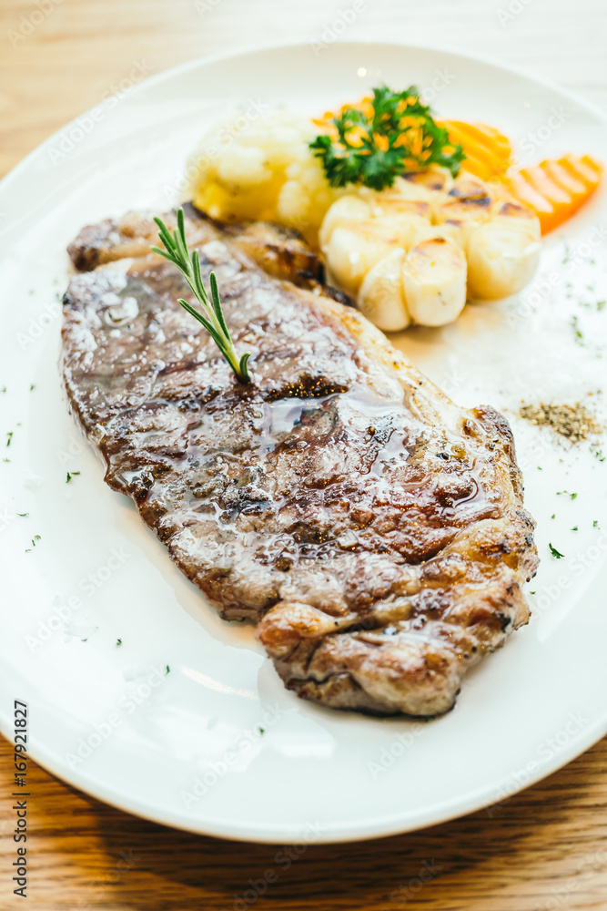 Grilled beef meat steak with vegetable Grilled beef meat steak with vegetable