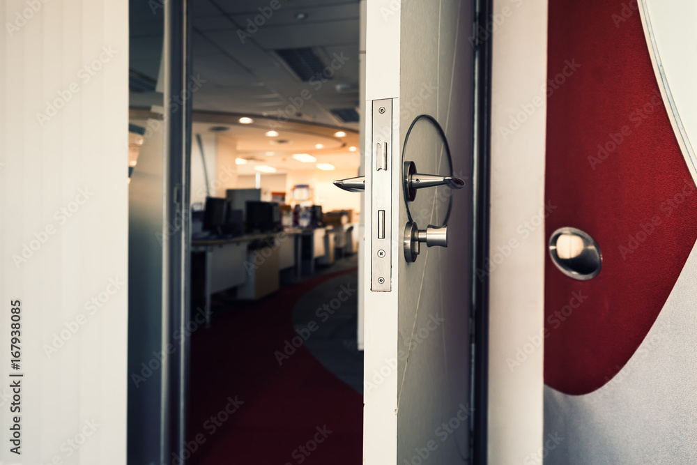 Obraz premium abstract office meeting room door open to walkway