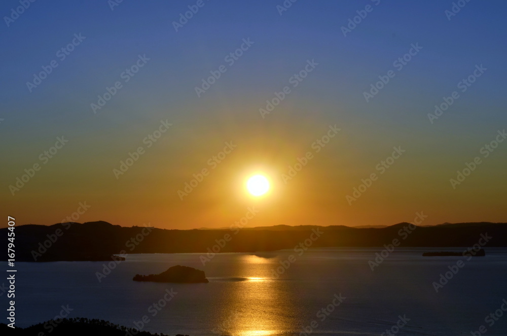 Sonnenuntergang über dem Bolsenasee