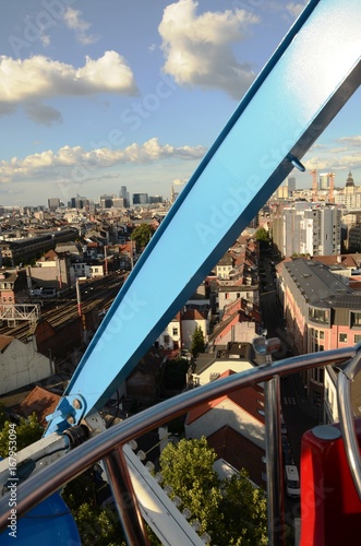 Vues de Bruxelles-Ville depuis la grande-roue de la Foire du Midi (Belgique) photo