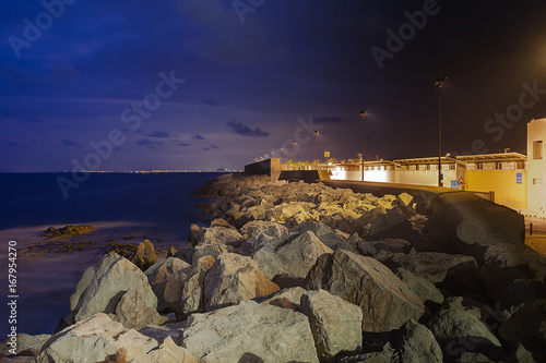 El rompeolas