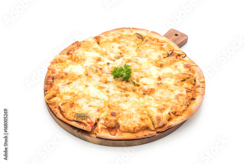 chicken grilled pizza with thousand island sauce