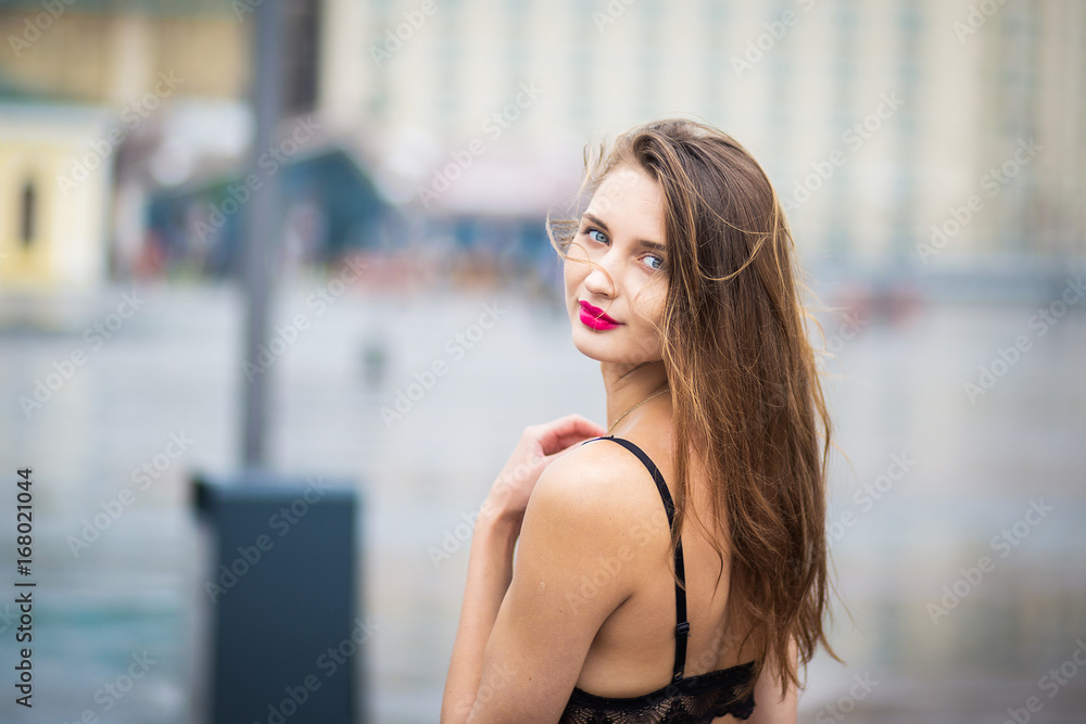 girl posing on the street