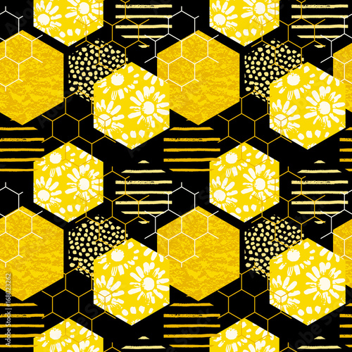 Seamless geometric pattern with honeycomb. Trendy hand drawn textures.