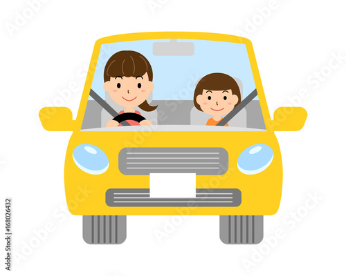 自動車を運転する母と子