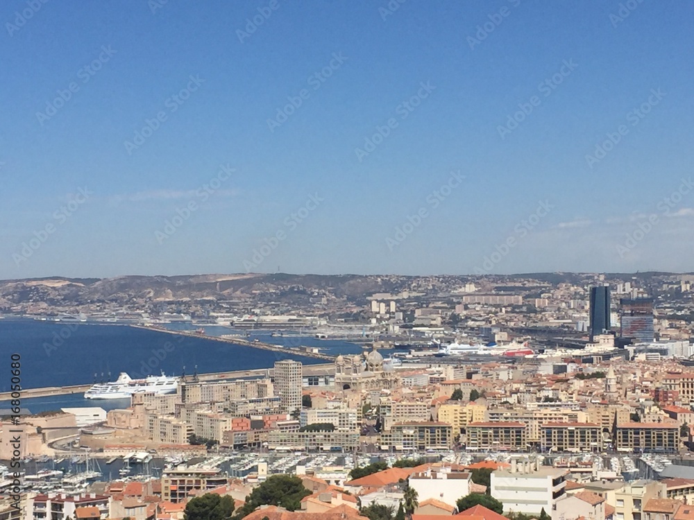 Vue sur le vieux port de Marseille
