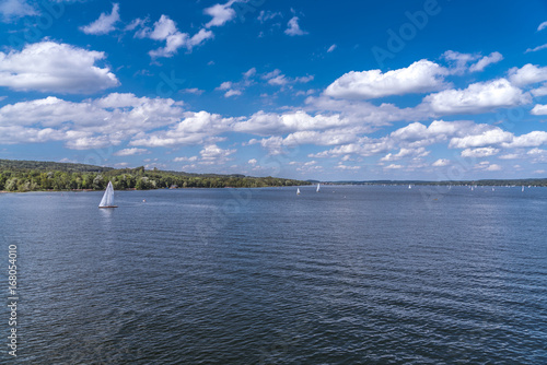 Wallpaper Mural Idyllischer Starnberger See unter weiß-blauem Himmel Torontodigital.ca