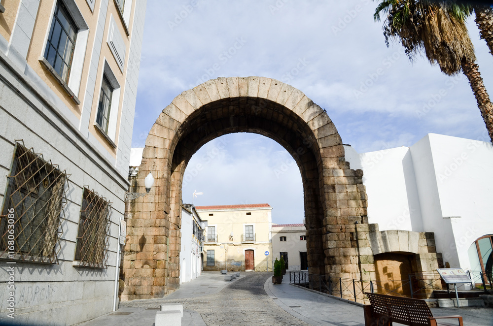 Fototapeta premium メリダ（スペイン） トラヤヌス帝の凱旋門
