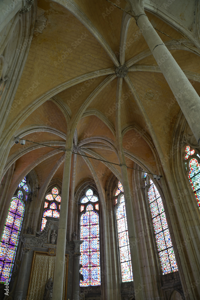 Voûtes de l'abbaye Saint-Germain d'Auxerre en Bourgogne, France