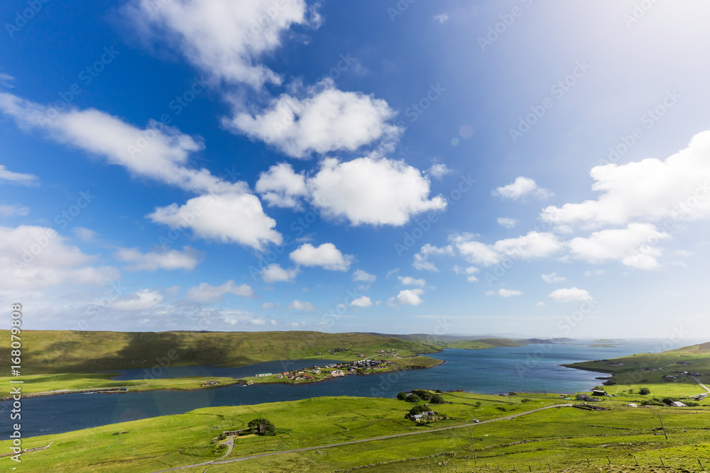 Naklejka premium イギリス最北端 シェットランド諸島の典型的な風景 landscape of Shetland Island UK