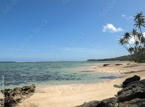 Isole Fiji, e le sue spiagge tra rocce e barriera corallina