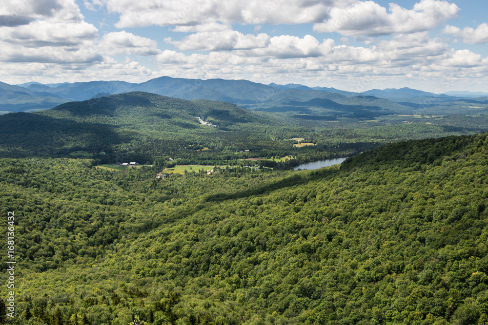 Naklejka premium Adirondack Mountain View 