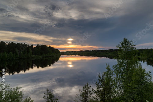 Fototapeta Naklejka Na Ścianę i Meble -  Midnight sun in Lapland.