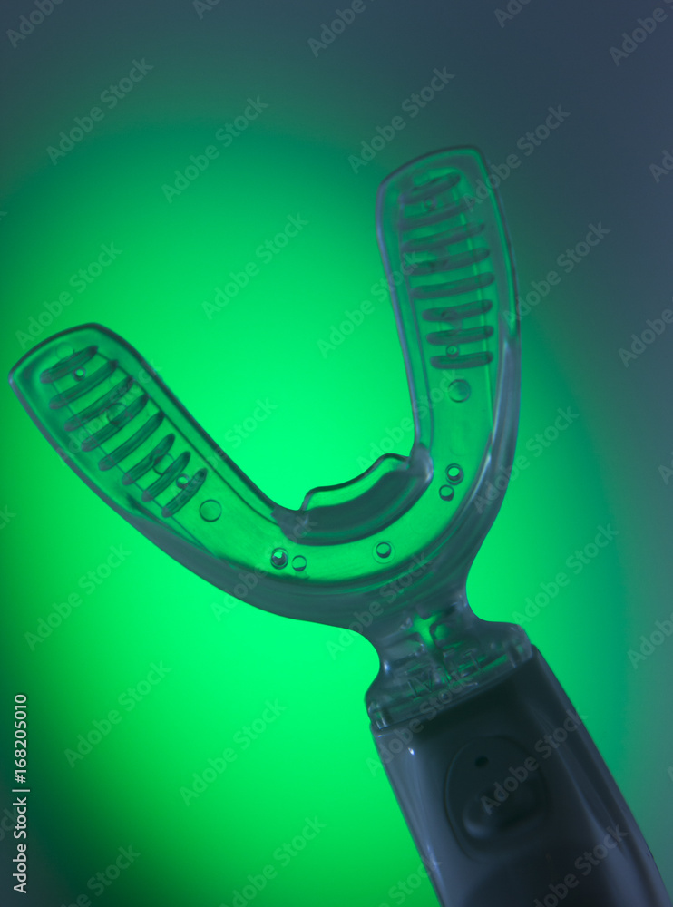 Dental bracket aligner vibrator Dental bracket aligner vibrator
