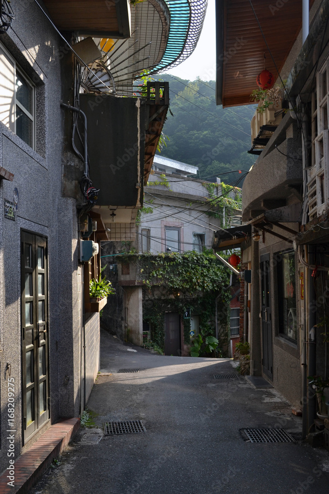 An empty alley in Jiu Fen