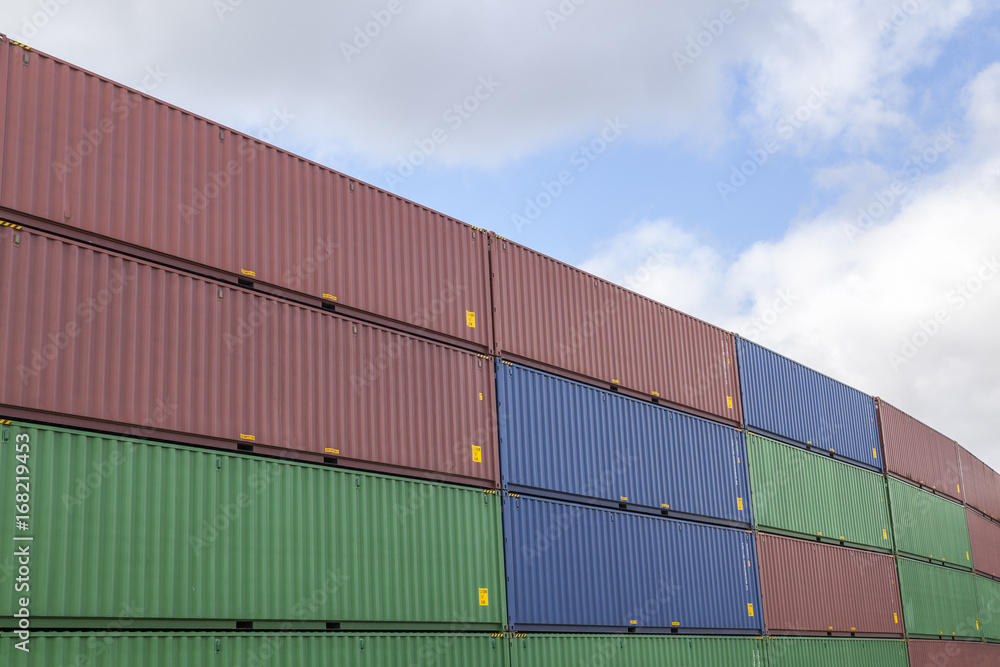 Containerstapel auf einem Containerterminal Containerstapel auf einem Containerterminal