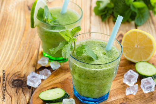 Green vegetable smoothie