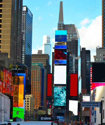 Billede på lærred Procurement of a kind in Times Square
