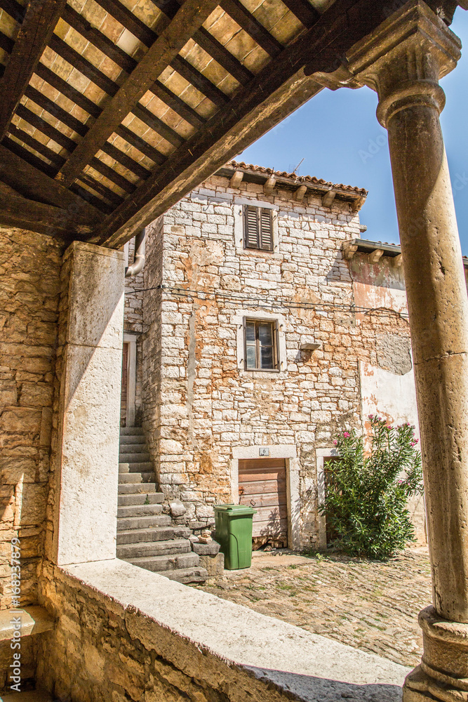 Obraz premium Das malerische Dorf Sveti Lovrec in Istrien, Kroatien