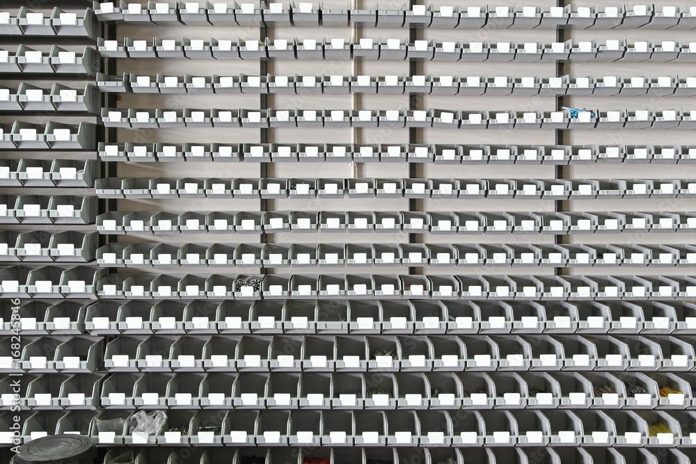 Naklejka premium Mała ściana z tacą do przechowywania