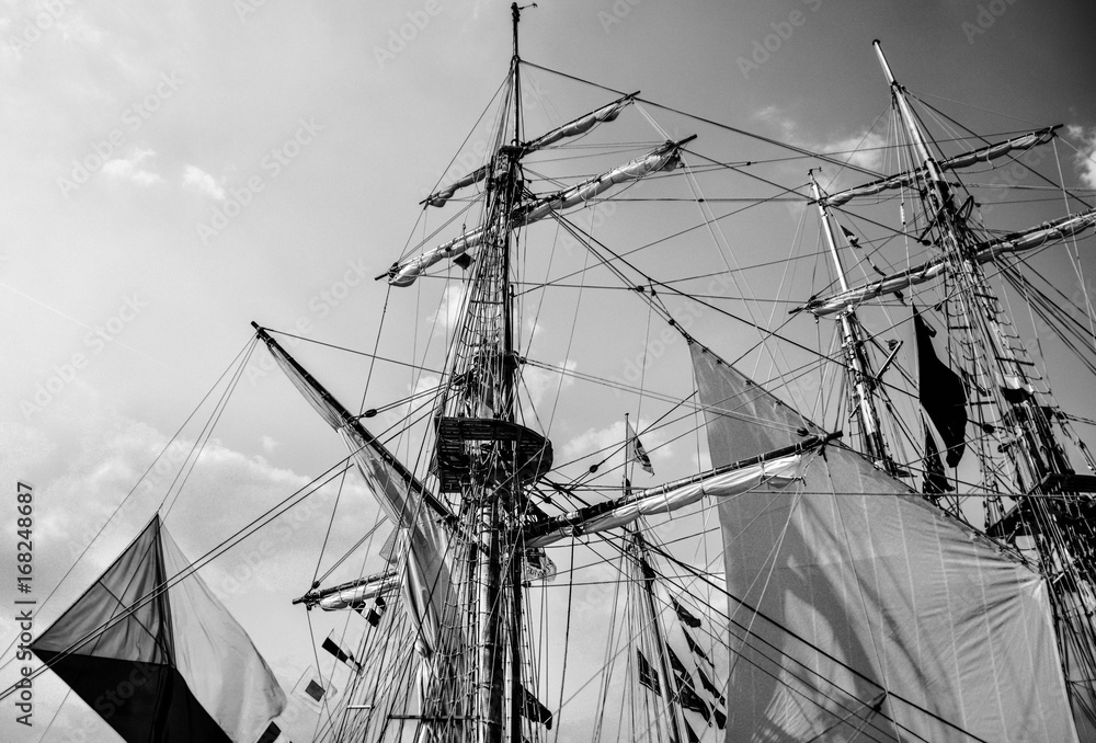 mast of a ship