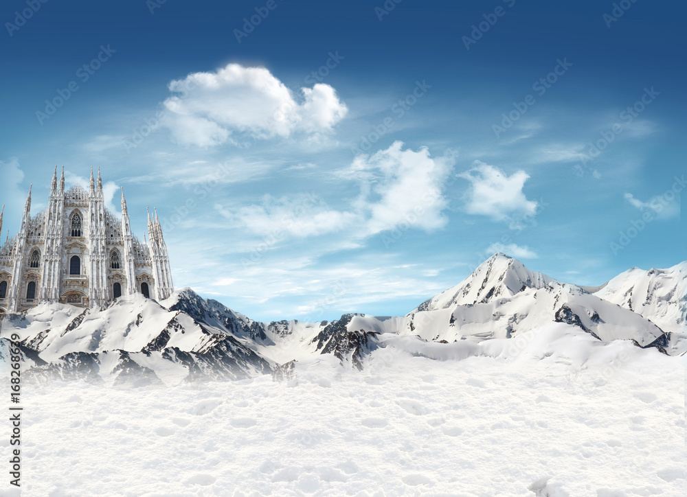 Fototapeta premium Milan Cathedral among the mountains with snow