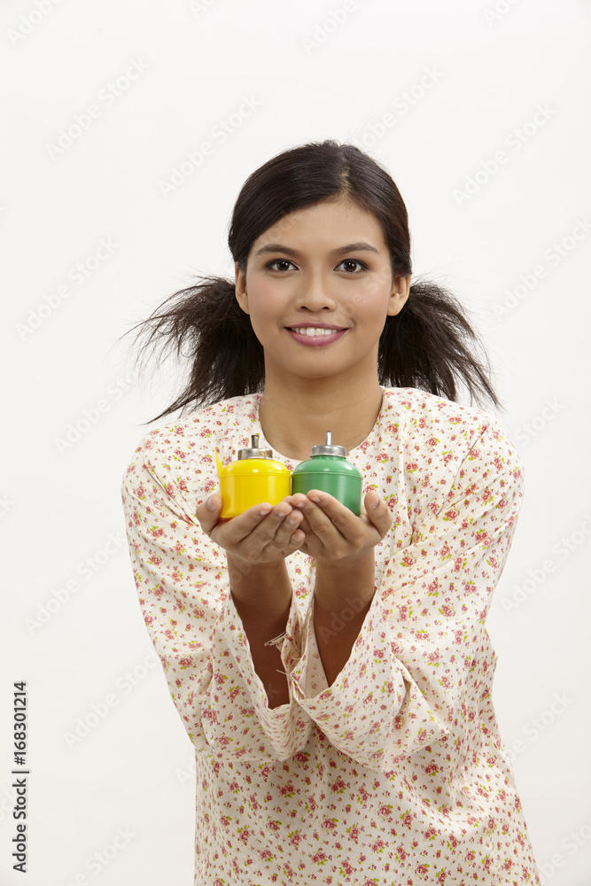 woman with pelita woman with pelita