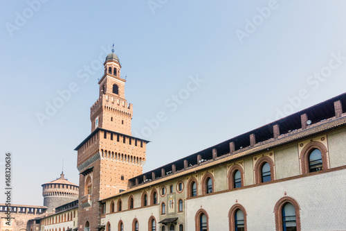 Wallpaper Mural Milan Cathedra, Domm de Milan is the cathedral church Torontodigital.ca