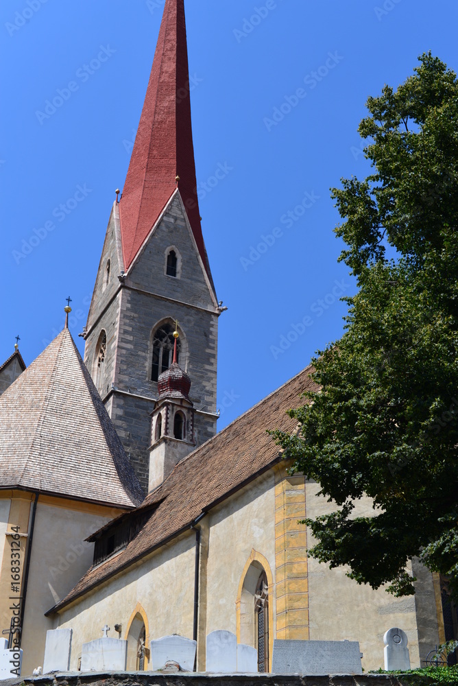 Kirche zur Heiligen Dreifaltigkeit in Schlanders-Südtirol 