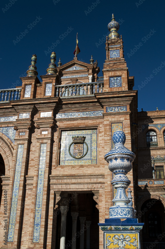 Spagna dettagli delle decorazioni e degli edifici di Plaza de Espana