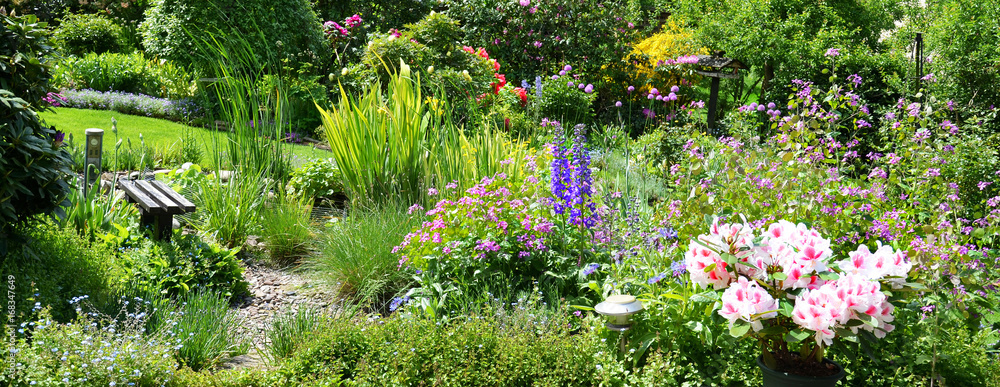 Fototapeta premium Zobacz piękną panoramę ogrodu
