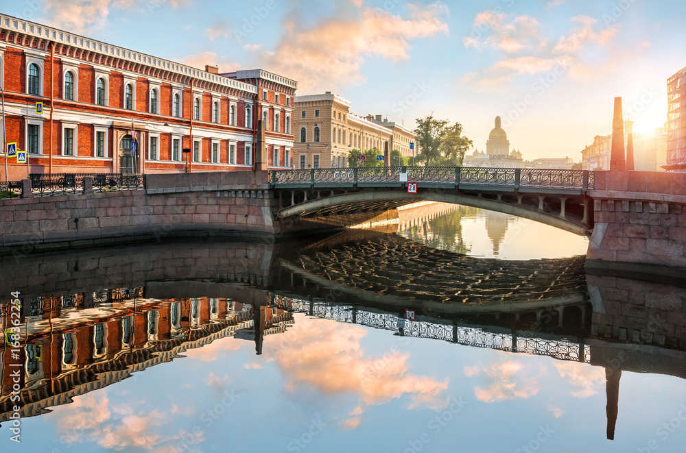 Naklejka premium Поцелуев мост Kisses bridge