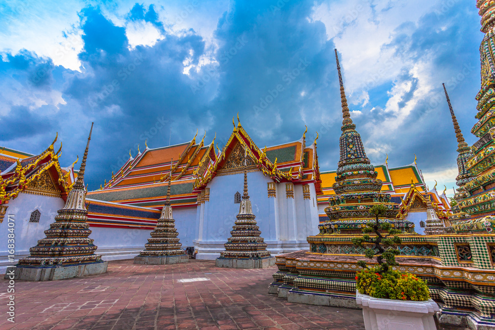 Fototapeta premium Wat Pho or Wat Phra Chetuphon