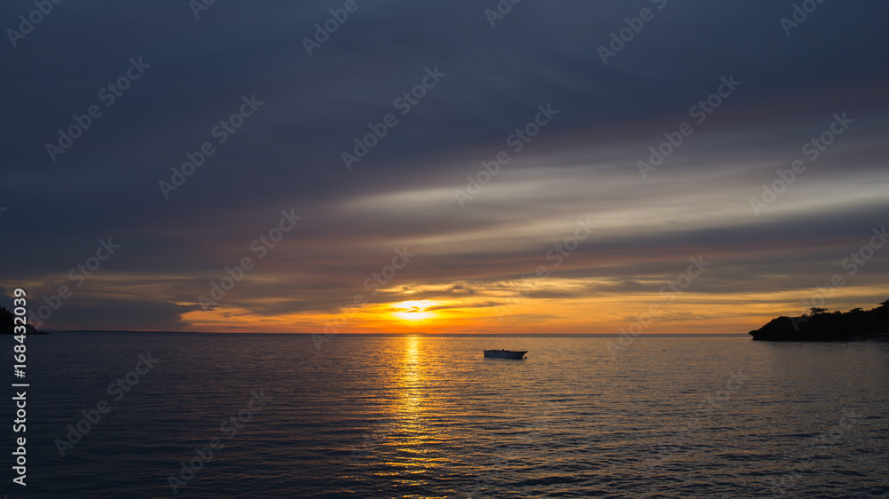 Naklejka premium beautiful sunset at philippines