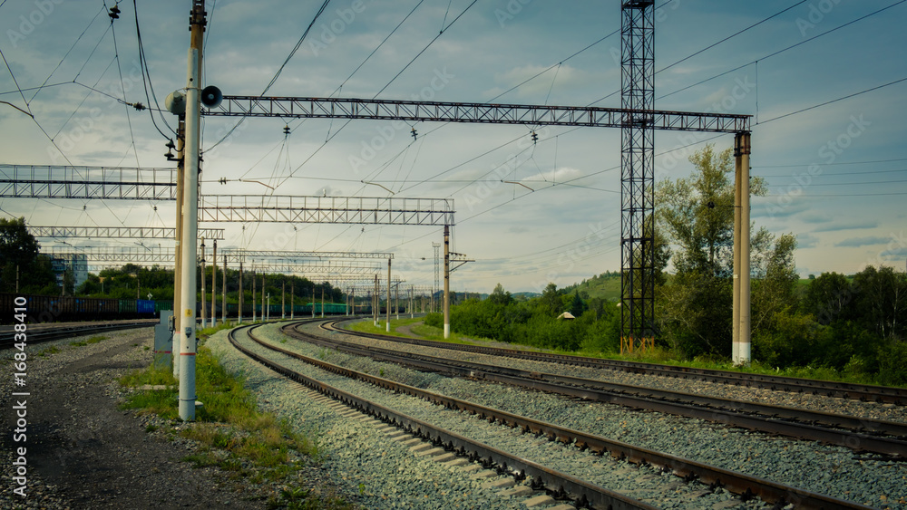 railroad turns to the right