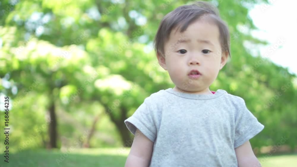 一歳、遊ぶ、公園、笑顔、男の子、女の子、1才、赤ちゃん、歩く、 一歳、遊ぶ、公園、笑顔、男の子、女の子、1才、赤ちゃん、歩く、