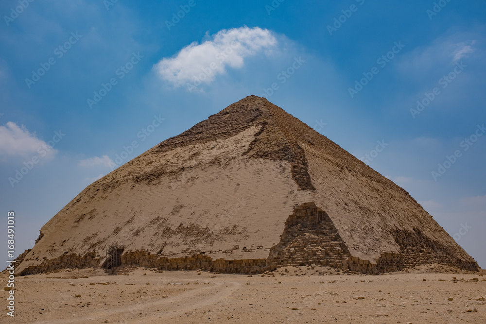 エジプト スネフェル王の屈折ピラミッド -Bent Pyramid ,Egypt