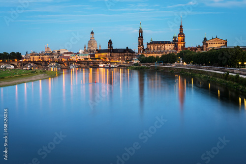 Skyline of Dresden at dusk © Andrés García