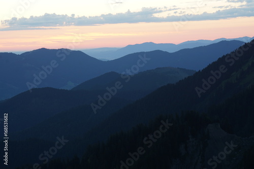 Sonnenaufgang in den Bergen © f2beamer